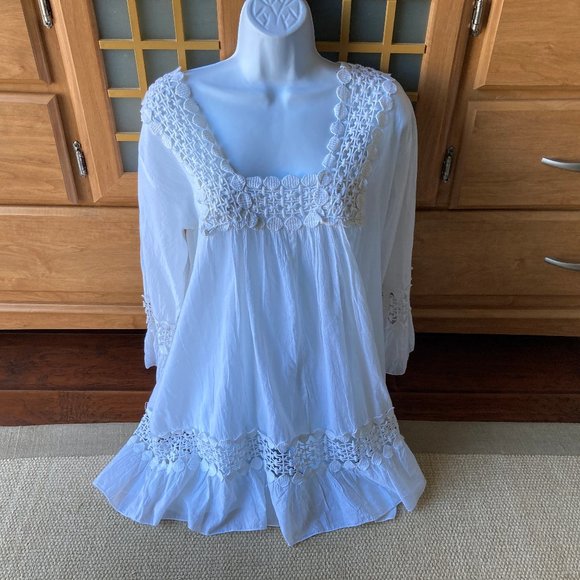 S.R. Fashions Tops - S.R Fashions Feminine  White  Romantic  Cover Up Crochet Trim Top Large